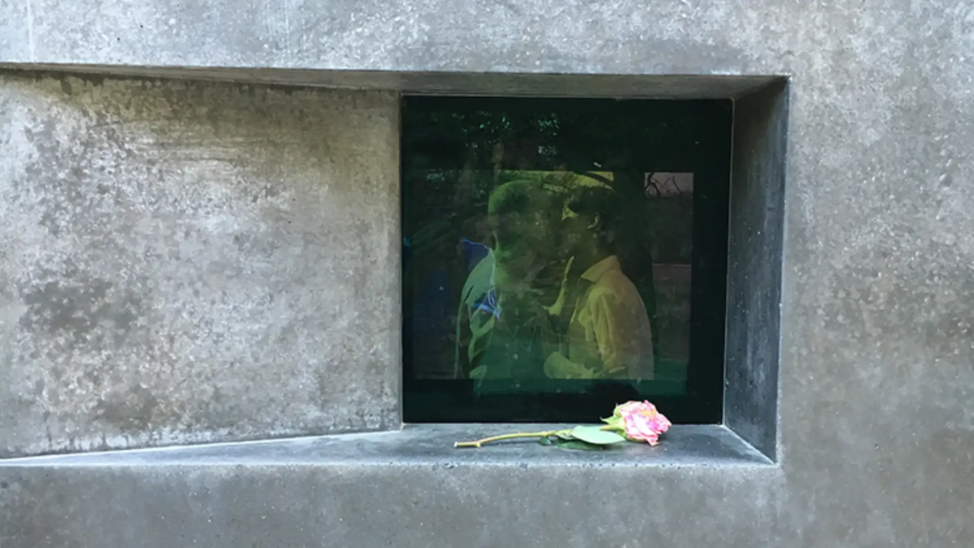  Мемориал гомосексуалам — жертвам нацизма 